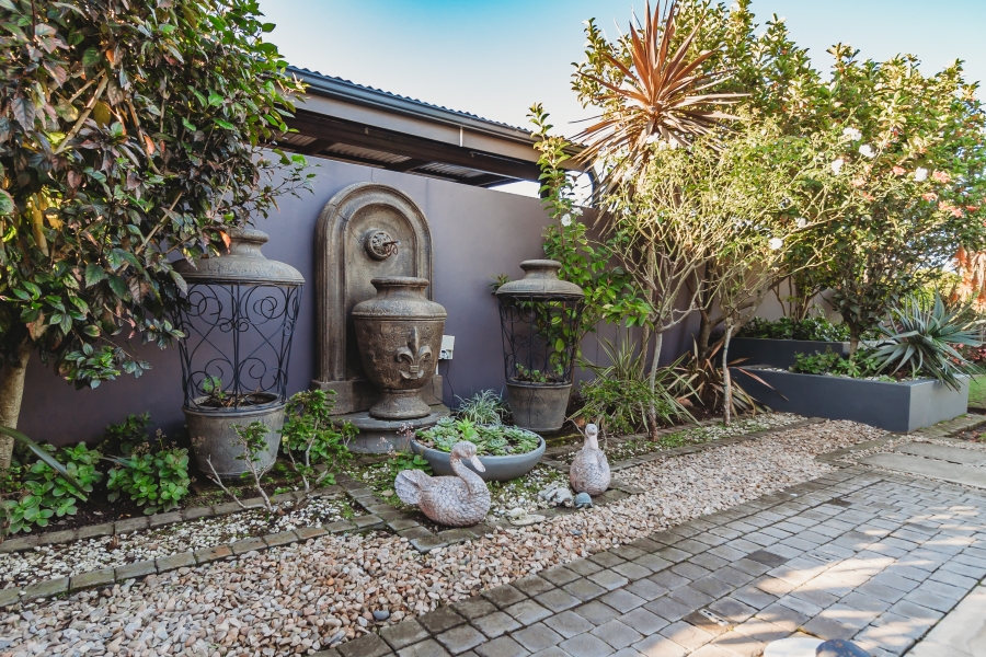 4 Bedroom Property for Sale in Earls Court Lifestyle Estate Western Cape